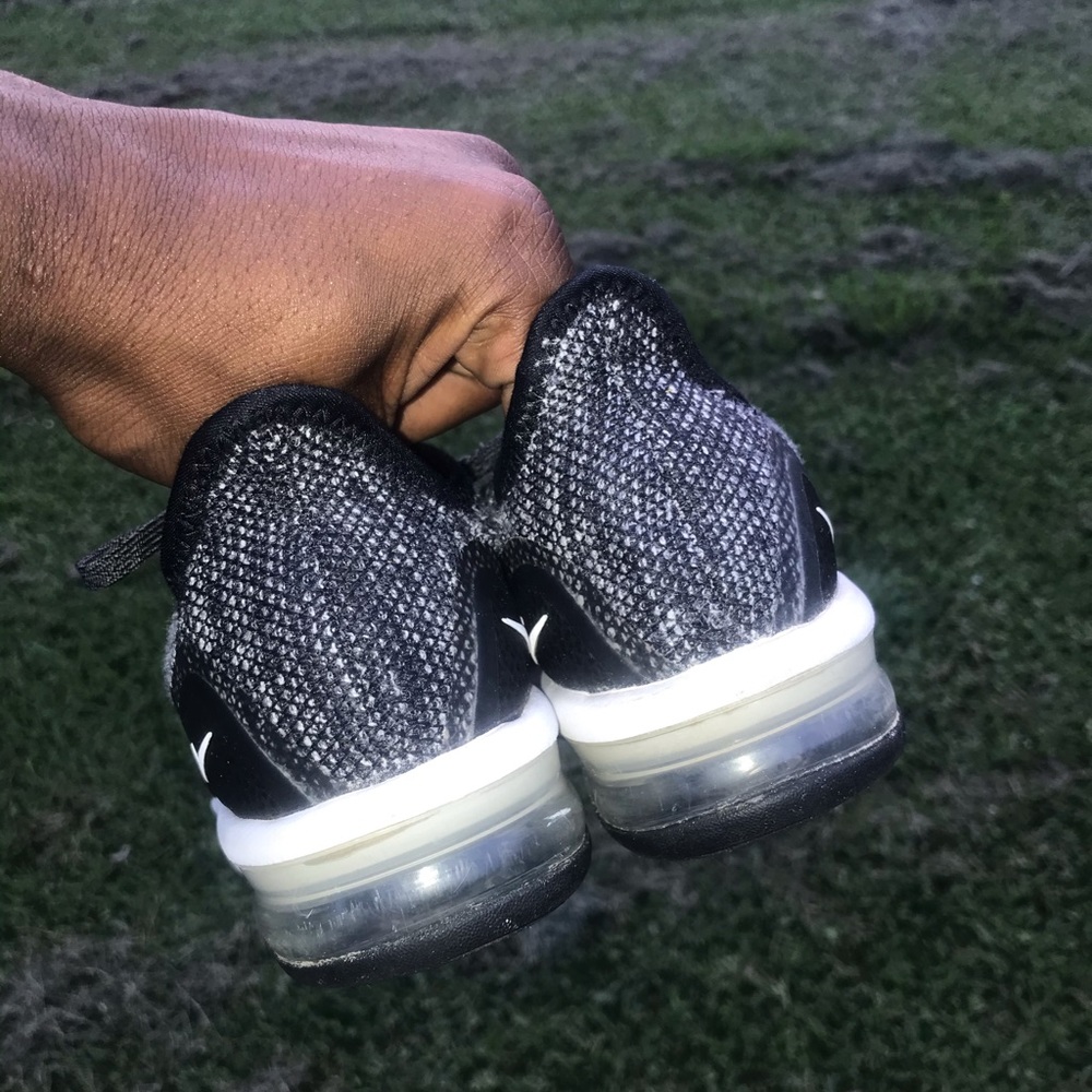 Nike Air max shoes black and white - Picture 4 of 6